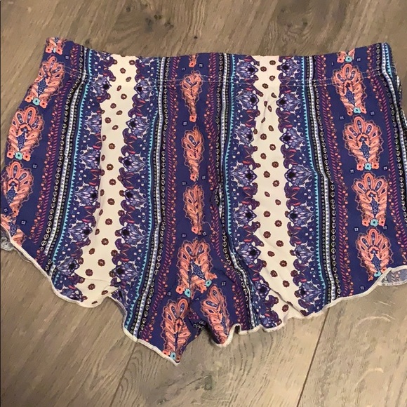 Flowy shorts - Picture 3 of 3